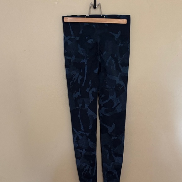 Gymshark Dark Blue Patterned Leggings - Picture 3 of 4